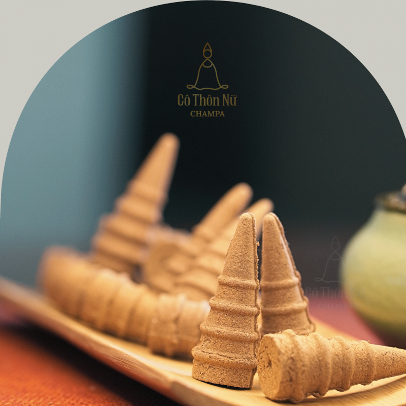 tram-huong-co-thon-nu-champa